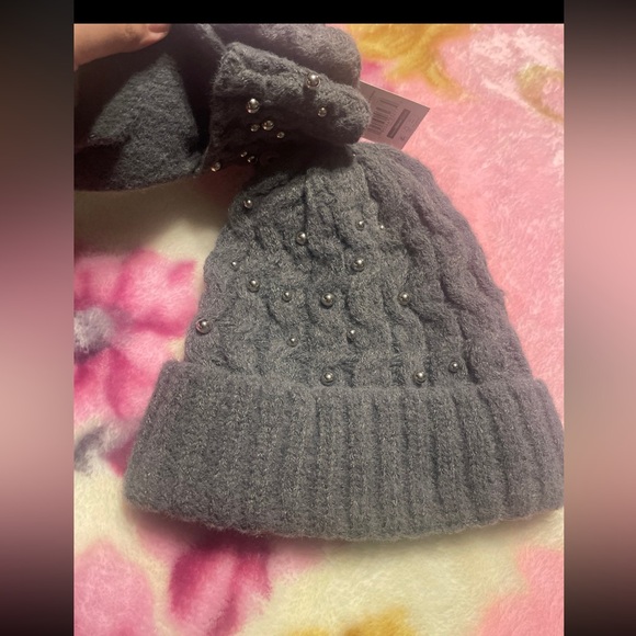 Women’s hat & glove set - Picture 2 of 8